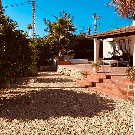 Alojamento de Acomodação e Pequeno-almoço Casa Mina Available