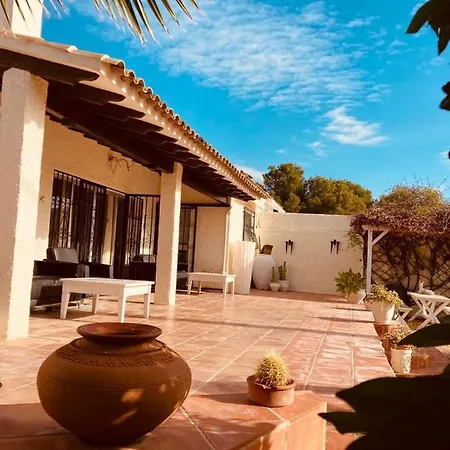 Casa Mina Available Alojamento de Acomodação e Pequeno-almoço L'Alfas del Pi