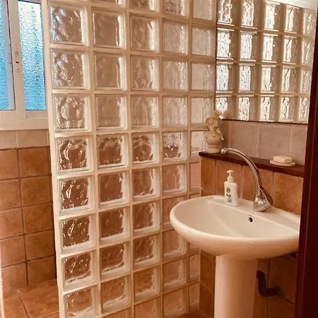 Alojamento de Acomodação e Pequeno-almoço Casa Mina Available *